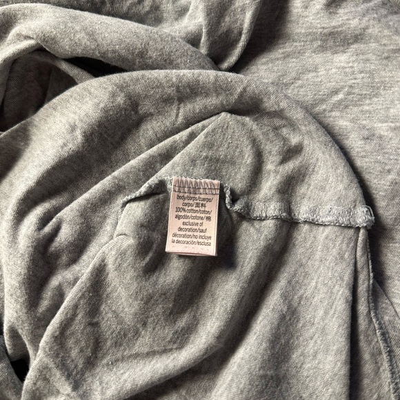 Victoria secret grey 100% cotton top with silver logo women’s size m/L - Picture 4 of 6